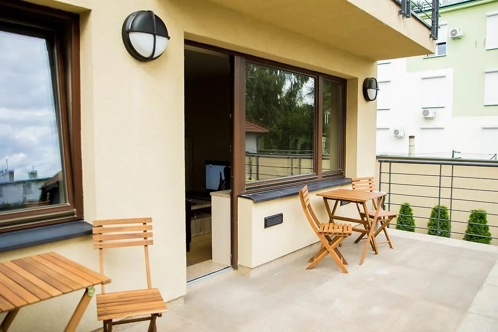Green Wood Hostel Airport