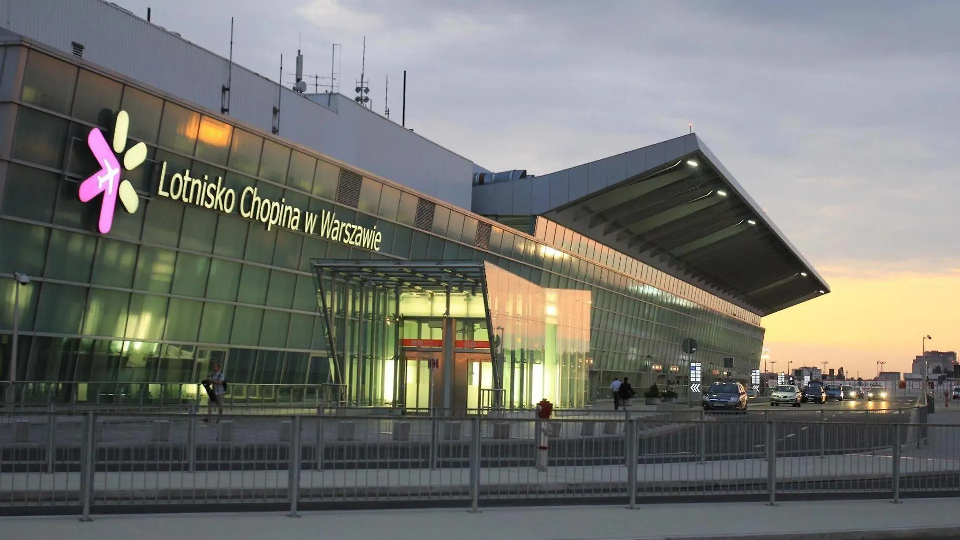 Green Wood Hostel Airport