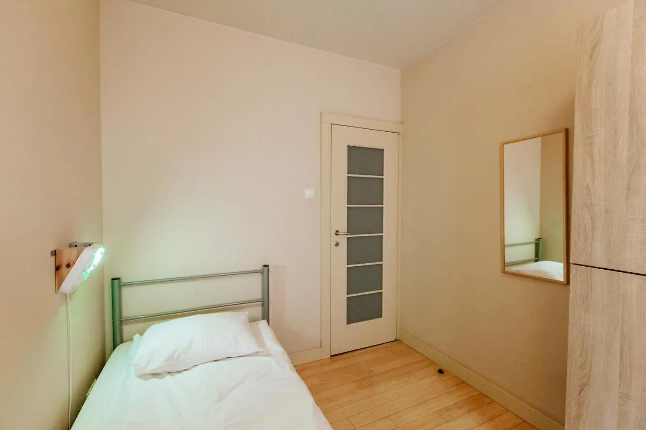 Green Wood Hostel Airport 0*, Варшава Польша