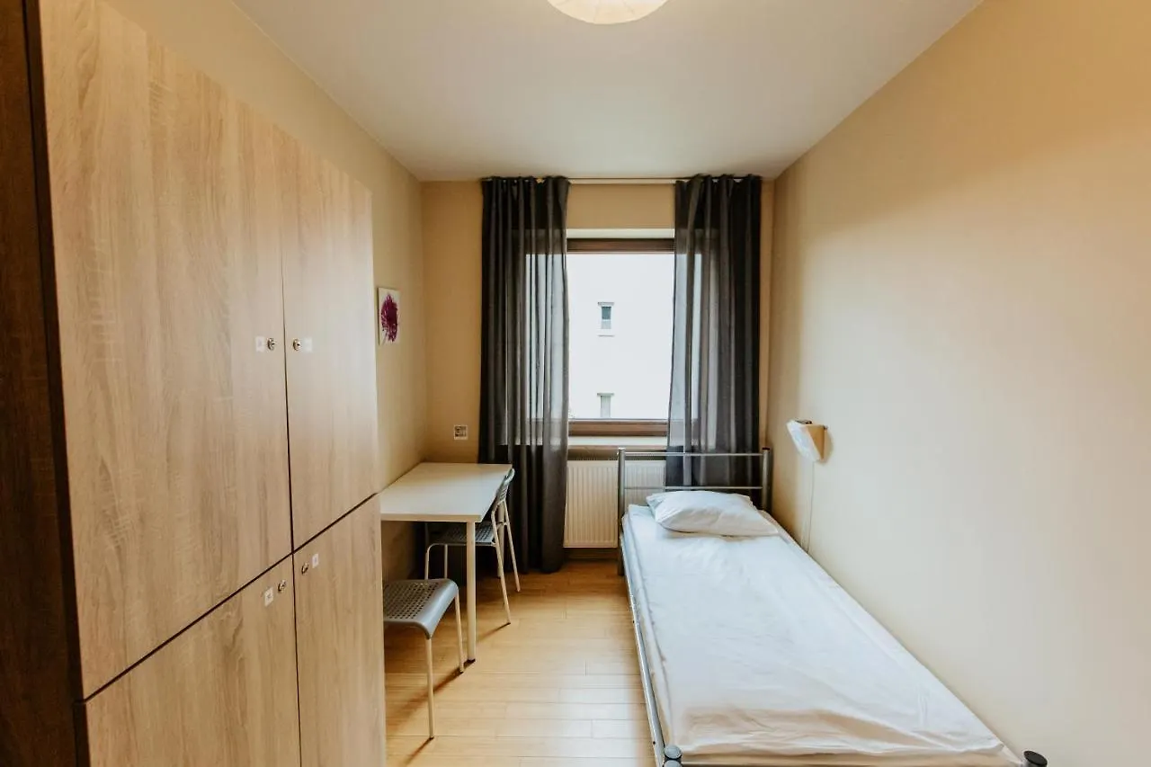 Green Wood Hostel Airport