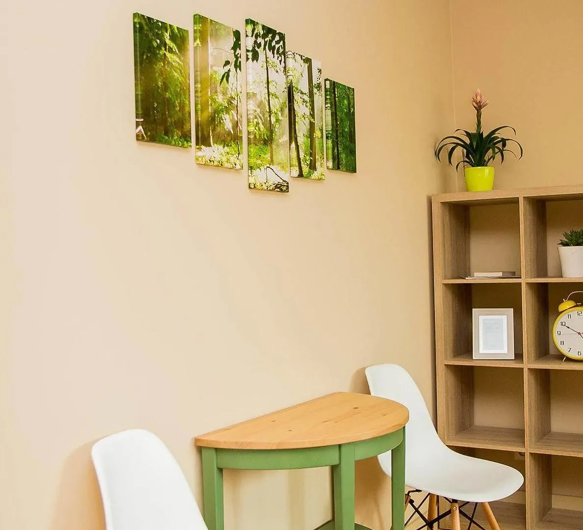 Green Wood Hostel Airport Warsaw