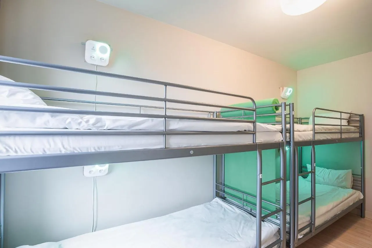 Green Wood Hostel Airport